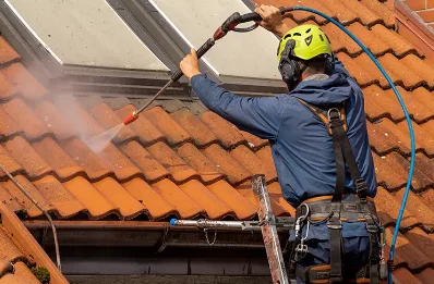 Démoussage et hydrofuge de toiture à Uxem